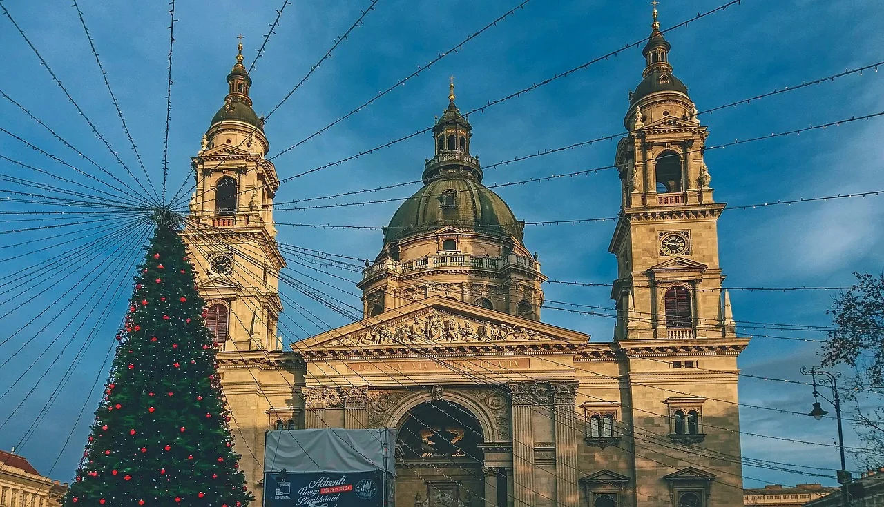 Christmas tree in front of St Stephen's Basilica, Budapest