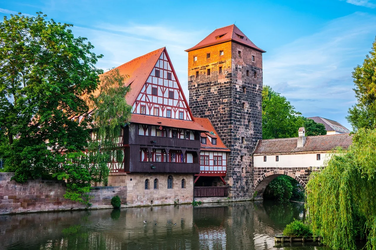 Half-timbered Weinstadel and the Henkersteg on the Pegnitz, Nuremberg
